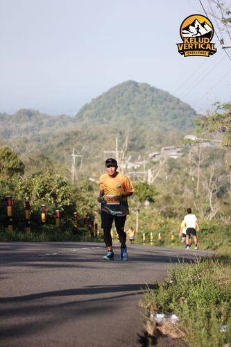 Race photo from Kelud Vertical Challenge 2024