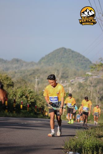 Race photo from Kelud Vertical Challenge 2024