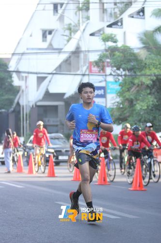 Race photo from Isoplus Run 2024 Surabaya
