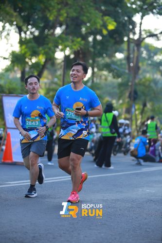 Race photo from Isoplus Run 2024 Surabaya