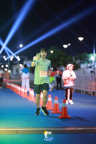 Race photo from PIK NITE RUN 2025