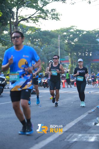 Race photo from Isoplus Run 2024 Surabaya