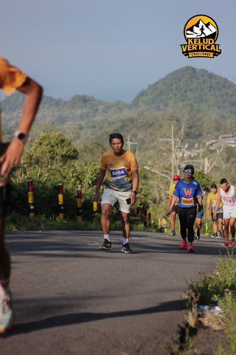 Race photo from Kelud Vertical Challenge 2024
