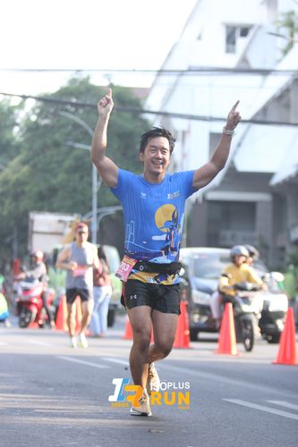 Race photo from Isoplus Run 2024 Surabaya