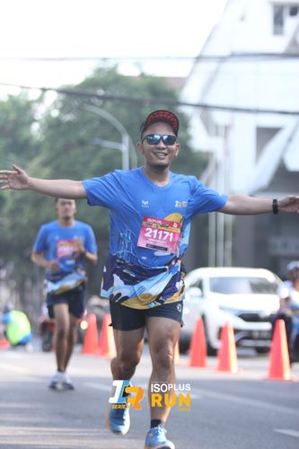 Race photo from Isoplus Run 2024 Surabaya