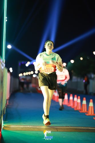 Race photo from PIK NITE RUN 2025