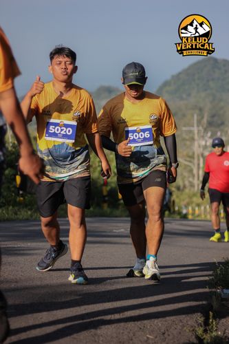 Race photo from Kelud Vertical Challenge 2024