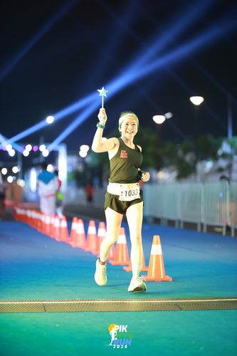 Race photo from PIK NITE RUN 2025