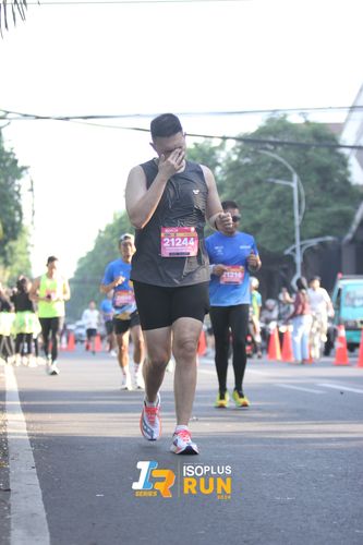 Race photo from Isoplus Run 2024 Surabaya