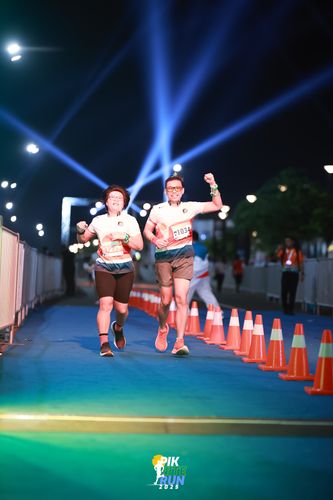 Race photo from PIK NITE RUN 2025