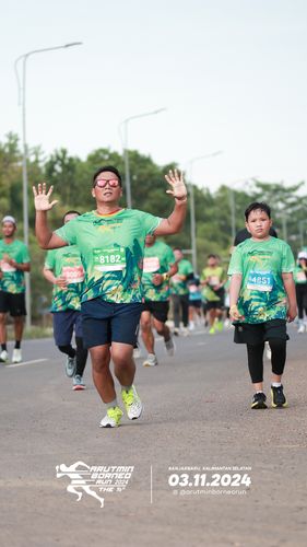 Race photo from Arutmin Borneo Run 2024