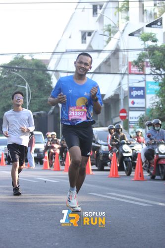 Race photo from Isoplus Run 2024 Surabaya