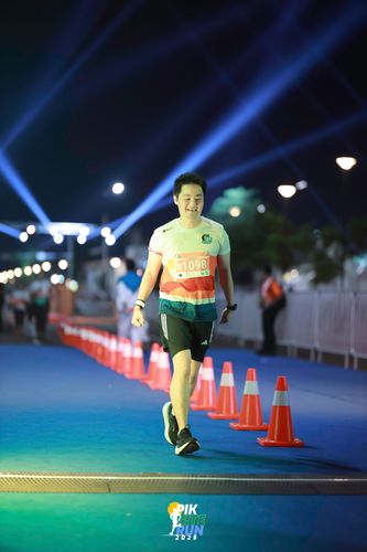Race photo from PIK NITE RUN 2025