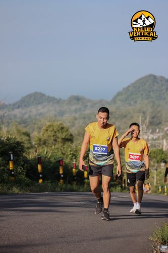 Race photo from Kelud Vertical Challenge 2024
