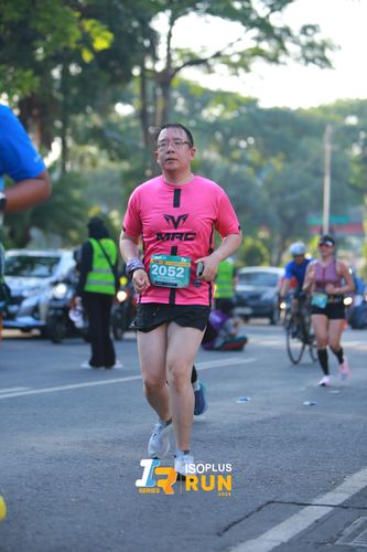 Race photo from Isoplus Run 2024 Surabaya