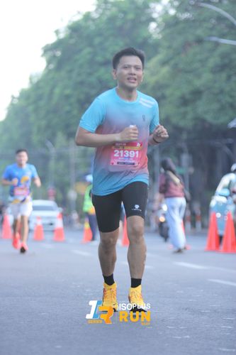 Race photo from Isoplus Run 2024 Surabaya