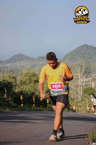 Race photo from Kelud Vertical Challenge 2024
