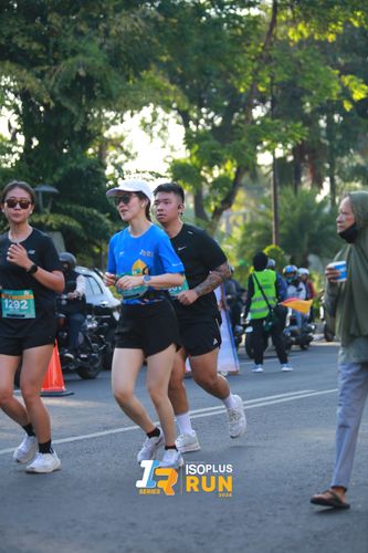 Race photo from Isoplus Run 2024 Surabaya