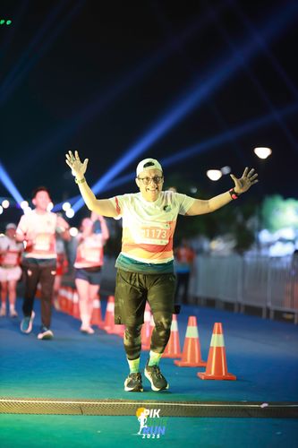 Race photo from PIK NITE RUN 2025