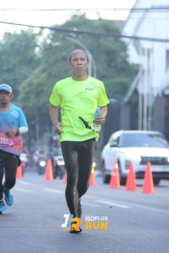 Race photo from Isoplus Run 2024 Surabaya