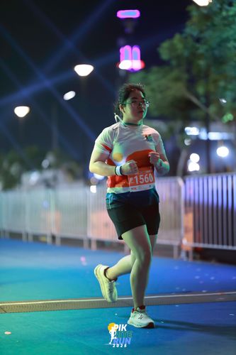 Race photo from PIK NITE RUN 2025