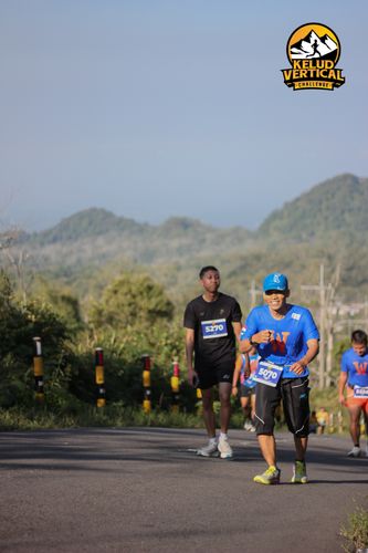 Race photo from Kelud Vertical Challenge 2024