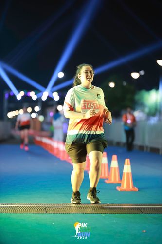 Race photo from PIK NITE RUN 2025