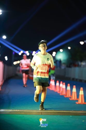Race photo from PIK NITE RUN 2025