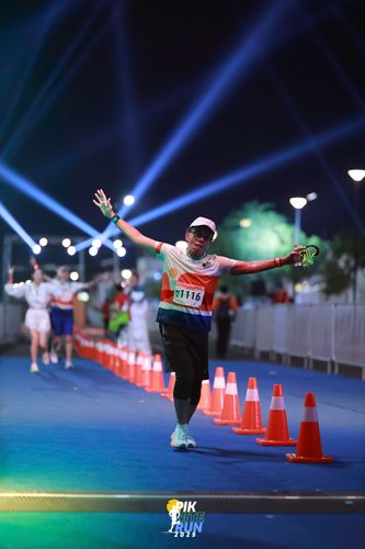 Race photo from PIK NITE RUN 2025