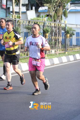 Race photo from Isoplus Run 2024 Surabaya