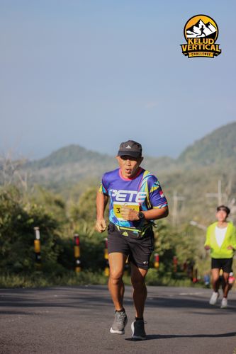 Race photo from Kelud Vertical Challenge 2024