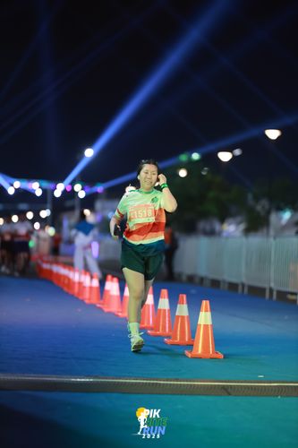 Race photo from PIK NITE RUN 2025