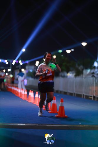 Race photo from PIK NITE RUN 2025