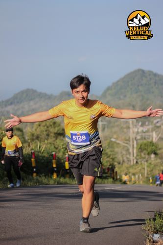 Race photo from Kelud Vertical Challenge 2024