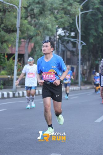 Race photo from Isoplus Run 2024 Surabaya