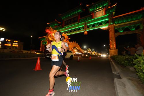 Race photo from PIK NITE RUN 2025