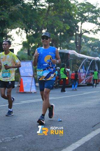 Race photo from Isoplus Run 2024 Surabaya