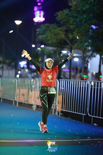 Race photo from PIK NITE RUN 2025