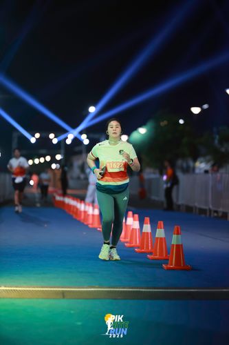 Race photo from PIK NITE RUN 2025