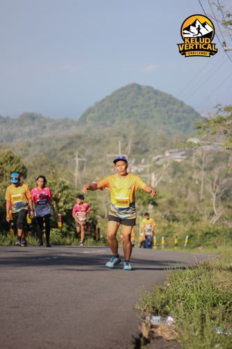Race photo from Kelud Vertical Challenge 2024