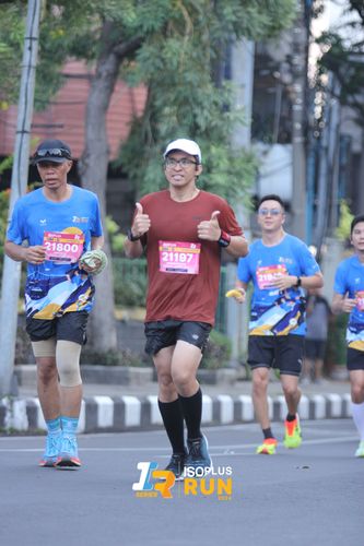 Race photo from Isoplus Run 2024 Surabaya