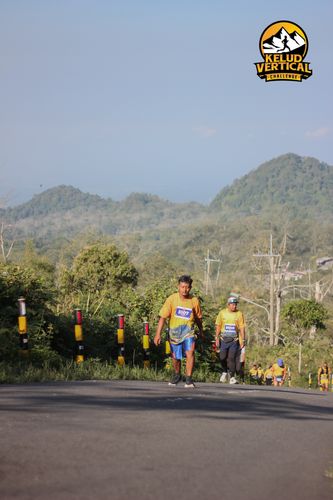 Race photo from Kelud Vertical Challenge 2024