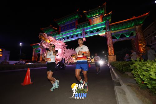 Race photo from PIK NITE RUN 2025