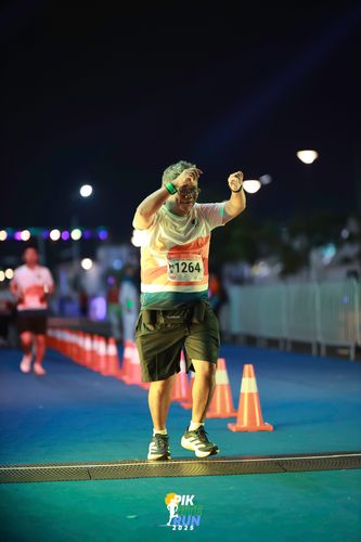Race photo from PIK NITE RUN 2025