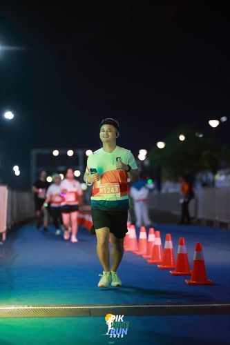 Race photo from PIK NITE RUN 2025
