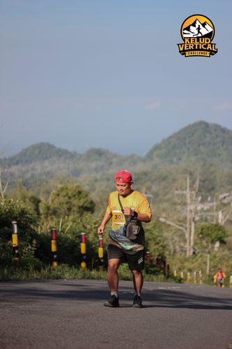 Race photo from Kelud Vertical Challenge 2024