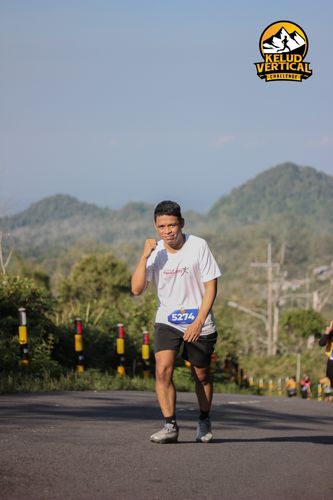 Race photo from Kelud Vertical Challenge 2024