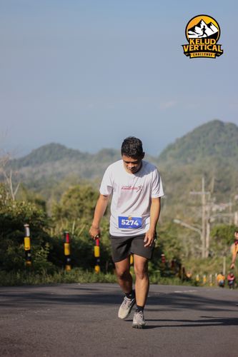 Race photo from Kelud Vertical Challenge 2024