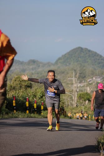 Race photo from Kelud Vertical Challenge 2024