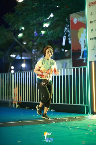 Race photo from PIK NITE RUN 2025